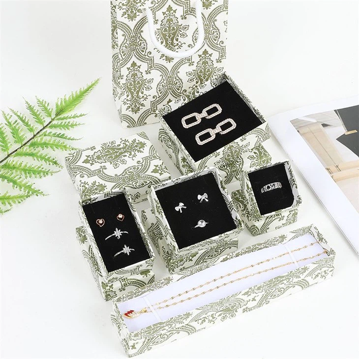 Cardboard Gift Boxes With Lids
